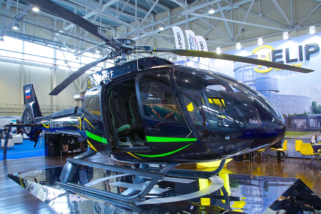 салон вертолета EC 130 T2